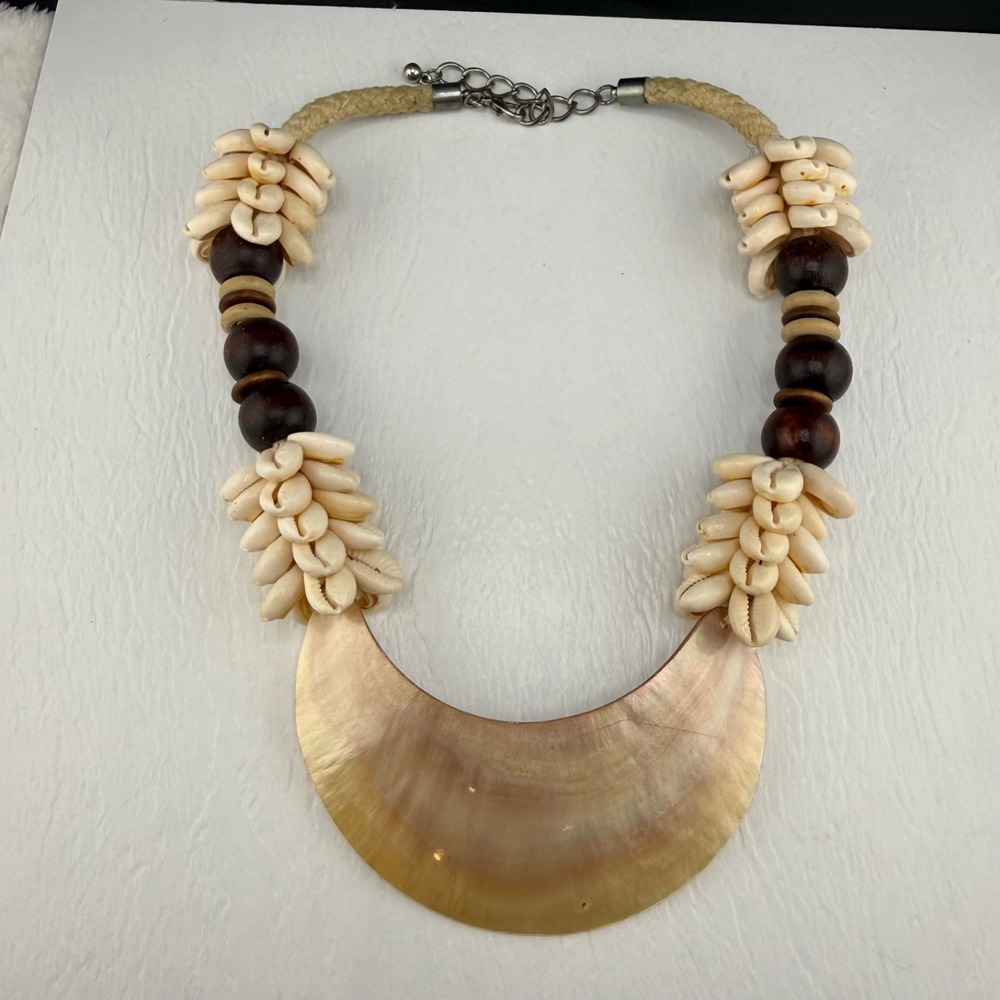 Estate Shell Necklace Cream Brown Mother of Pearl Bib Cowrie 20in